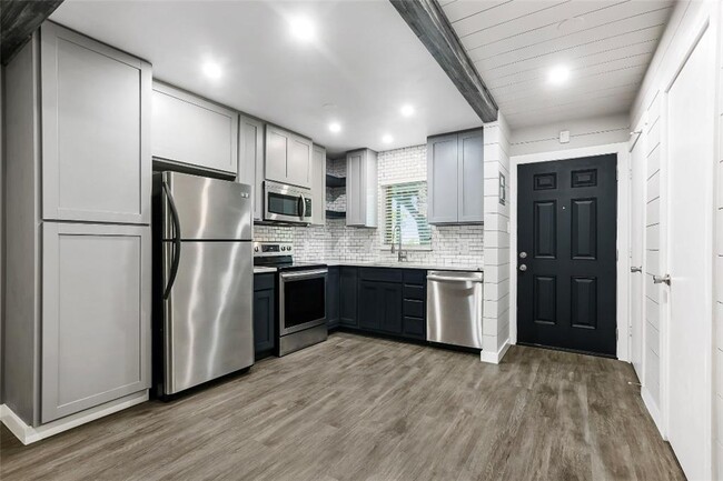 Photo - 5330 Balcones Dr Unit B