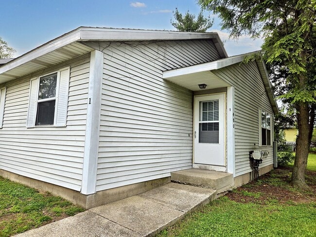 400-430 Admiral Ave - 400-430 Admiral Ave Apartment Unit #400-1
