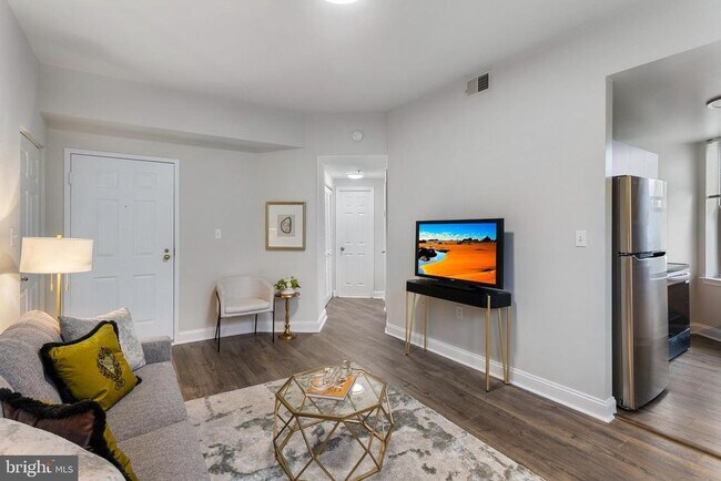 Photo - 1621 T St NW Unit 305