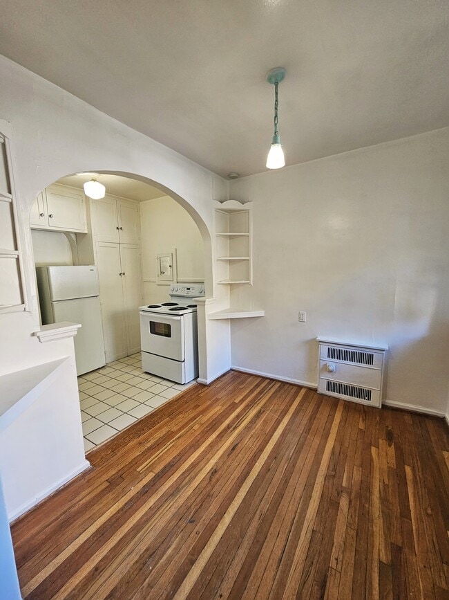 Photo - Barbara Worth Apartments