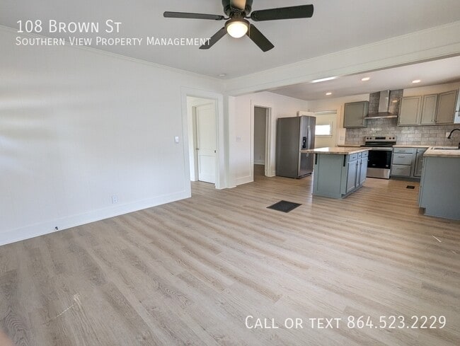 Photo - 108 Brown St