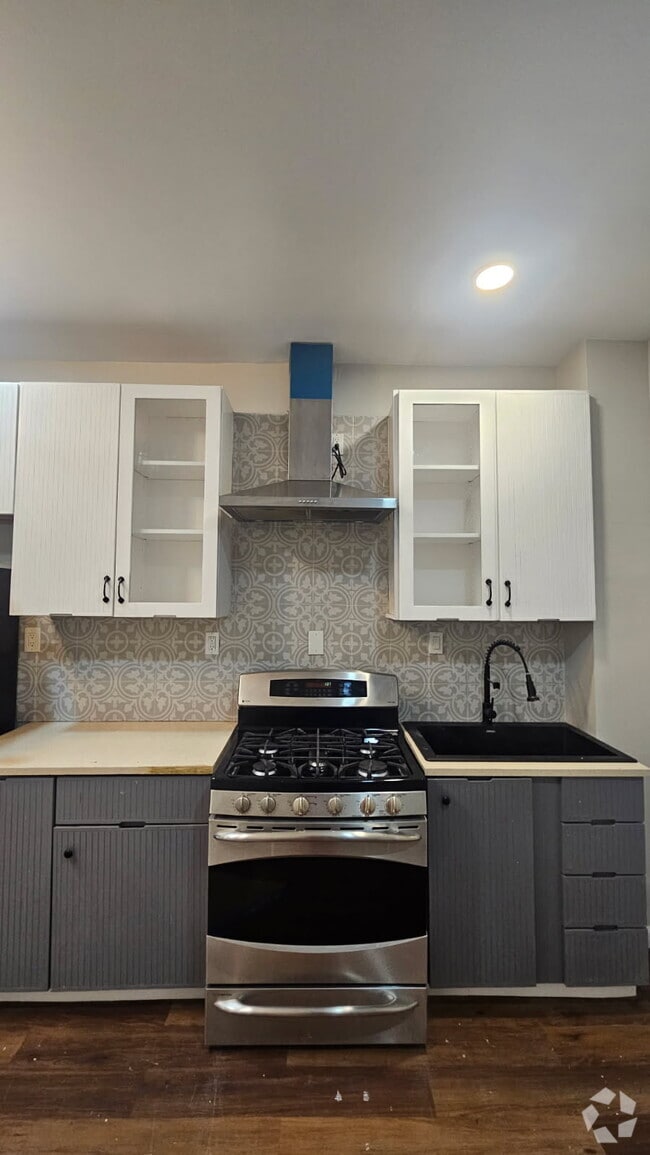 Building Photo - 1728 Spence St Rental