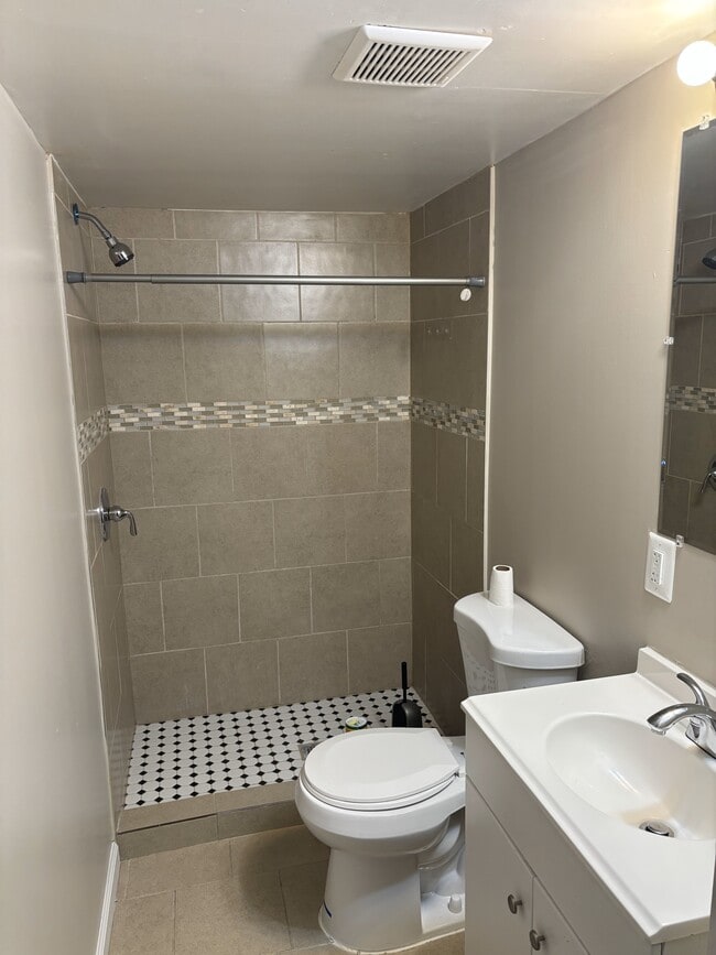 Photo - 1831 E Lafayette Ave