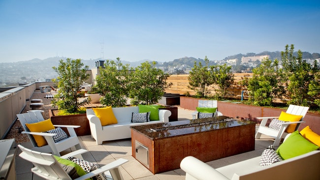 Rooftop seating with firepit and plenty of space for entertaining - 2175 Market