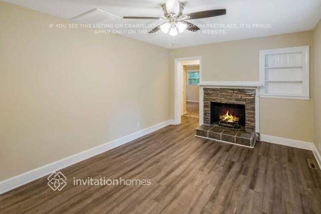 Photo - 7839 Chapman St