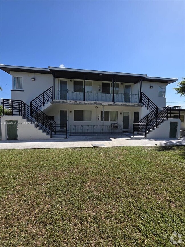 Building Photo - 2140 Biarritz Dr Unit 4 Rental
