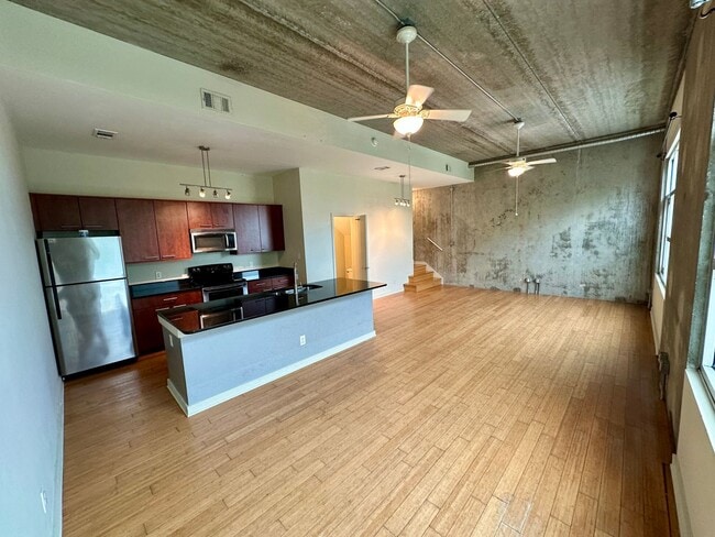 Photo - 2 BED | 2.5 BATH | URBAN CONDO | DOWNTOWN ...