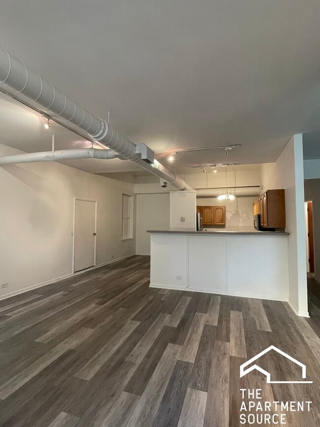 Photo - 1844 W Henderson St Unidad ONE