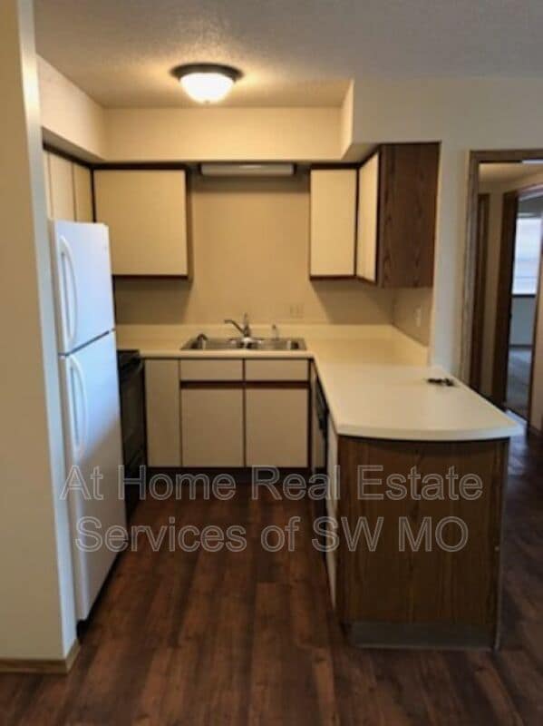 Photo - 2856 S Rogers Ave Unit Apt #7