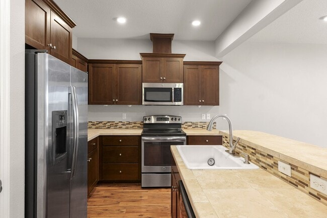 Photo - Lovely 3 bedroom/2.5 Bath Townhouse