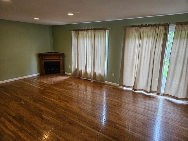 Photo - 27 Route 103