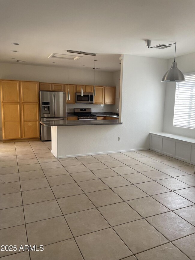 Photo - 646 E El Monte Pl