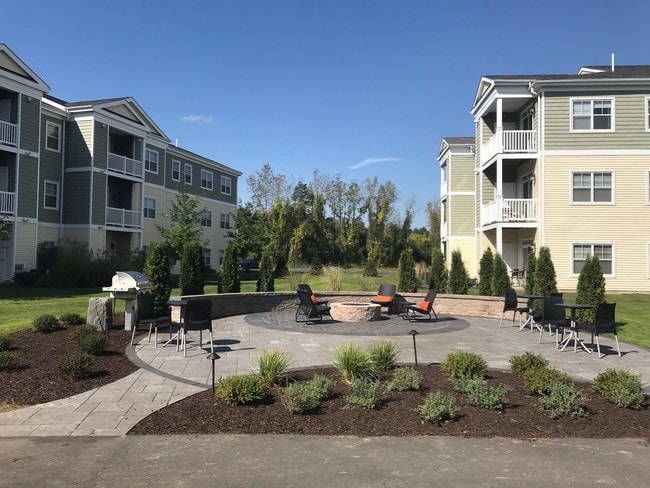 Grill & Fire Pit Patio