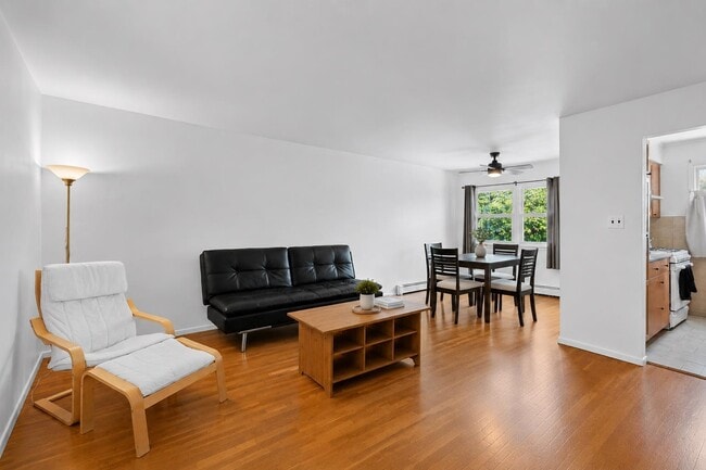 Building Photo - 116 71st St Unit 3