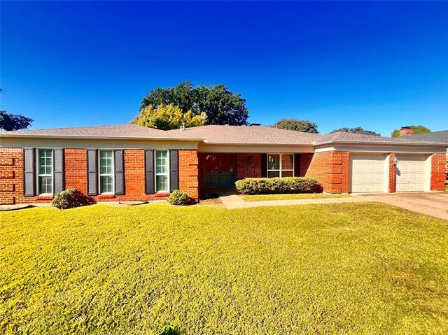 Building Photo - 15621 Terrace Lawn Cir