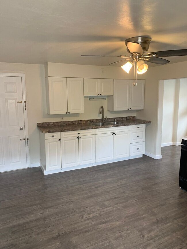 Photo - 415 Ella St Unit 2