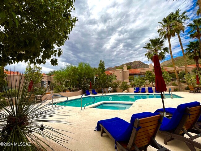 7601 N Calle Sin Envidia Unit 18