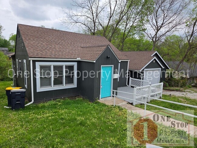 Photo - Beautiful 4 Bedroom 2 Bathroom in Kansas City!