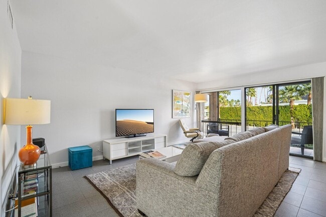 Photo - 2727 S Sierra Madre Unidad 5