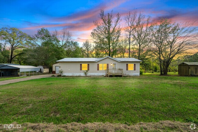 Building Photo - Log Cabin Style Double Wide in Waskom Rental