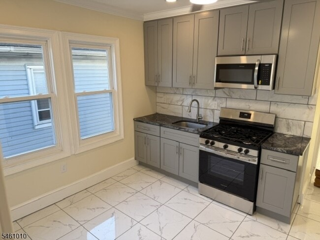 49 W Edgar Rd