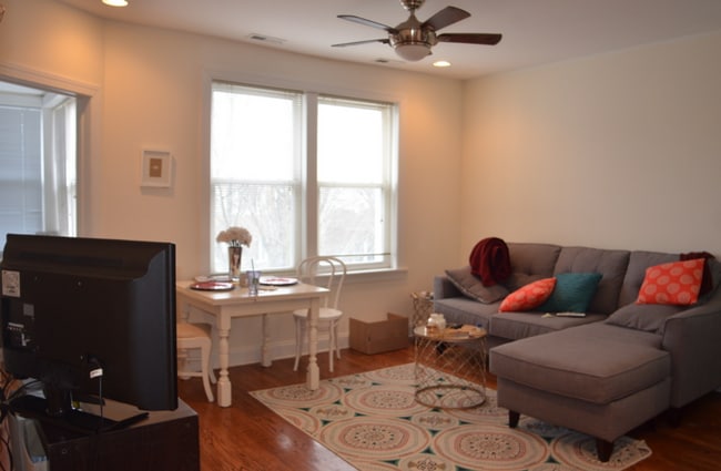 Building Photo - 2 bedroom rehab in Lincoln Square Unit 4751-2