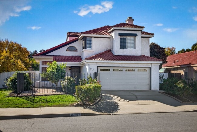 Building Photo - 3-Bedroom 2-Story Redlands Home with Big Backyard