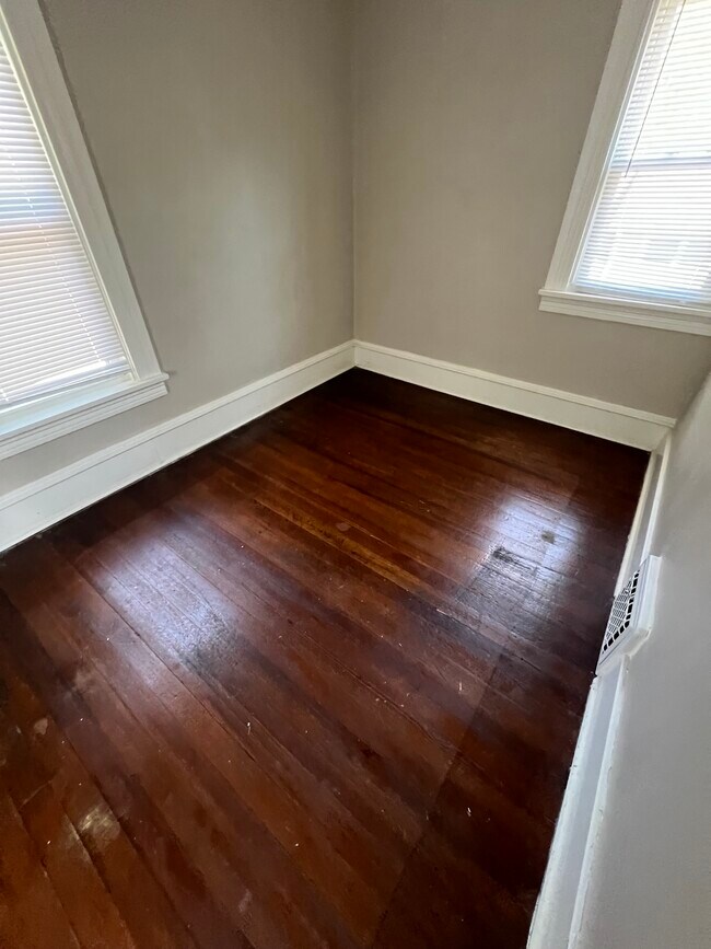 Photo - 2279 Foye St