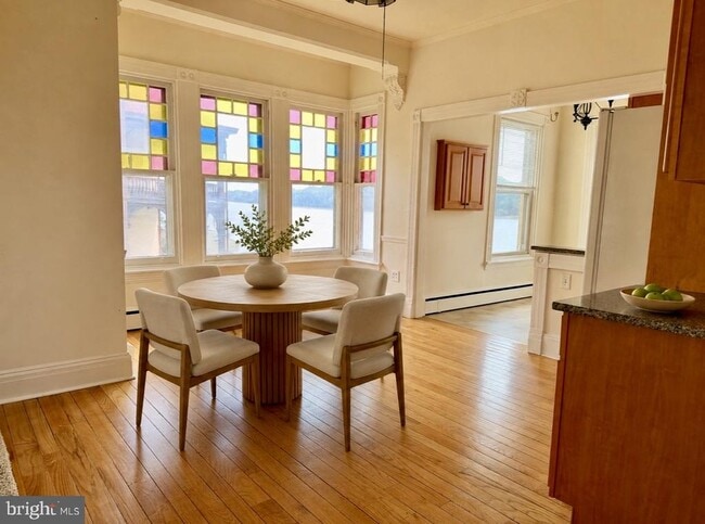 Photo - 256 Radcliffe St