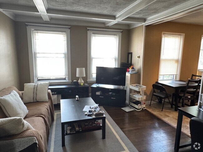 Building Photo - 120 Sutherland Rd Unit #1 Rental