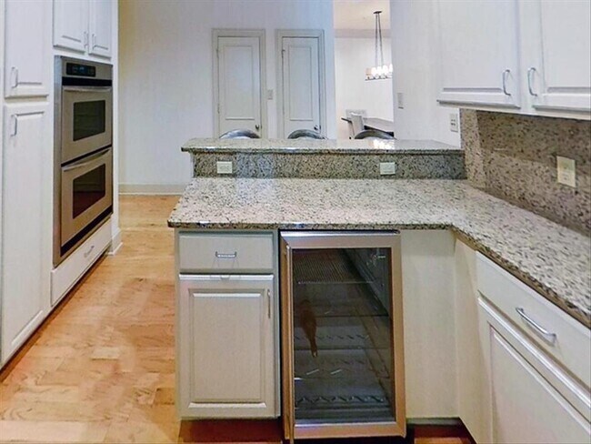 Photo - 2848 Woodside-307021 Unit 307021