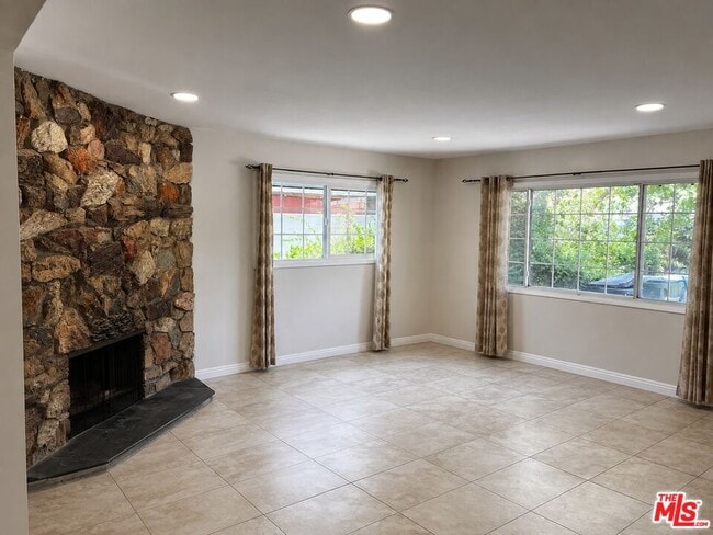 Photo - 6462 Franrivers Ave