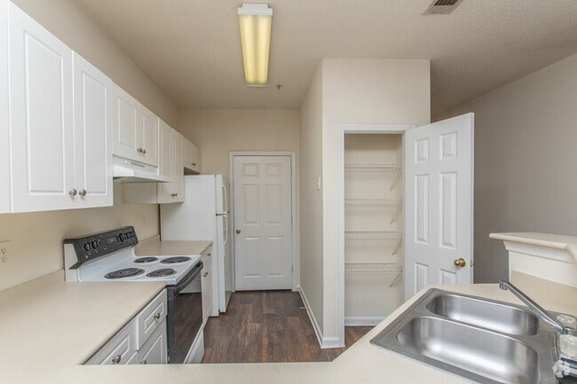 2BR, 2BA - 1252SF