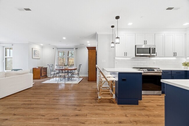 Photo - 1721 Centre St Unit 304 R