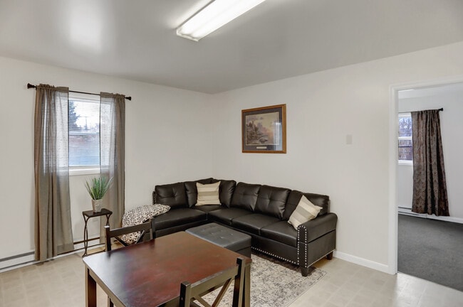 Photo - 1615 N River Rd