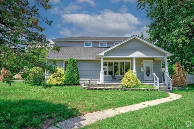 Building Photo - 2211 Shore Rd Rental