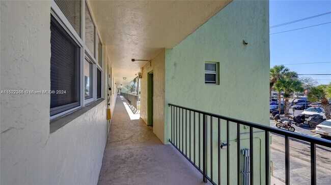 5321 NE 24th Ter Unidad 205A