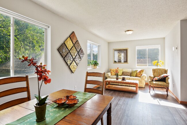 Photo - 619-625 Snelling Ave N Apartment