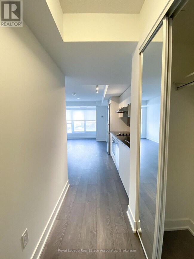 Photo - 7 Mabelle Ave Unité 405