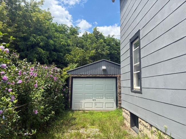 Photo - 118 Floral Ct