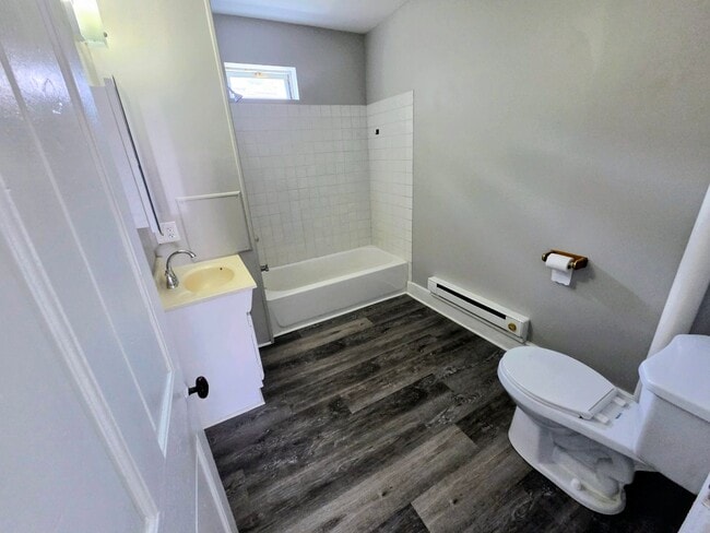 Photo - 816 Laufer St
