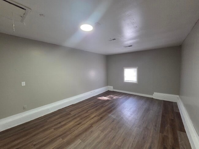 Photo - 5787 Northland Dr