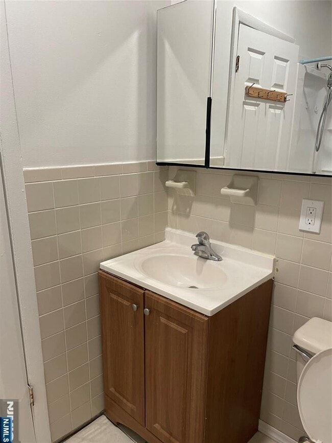 Photo - 101 Center St Unit 8