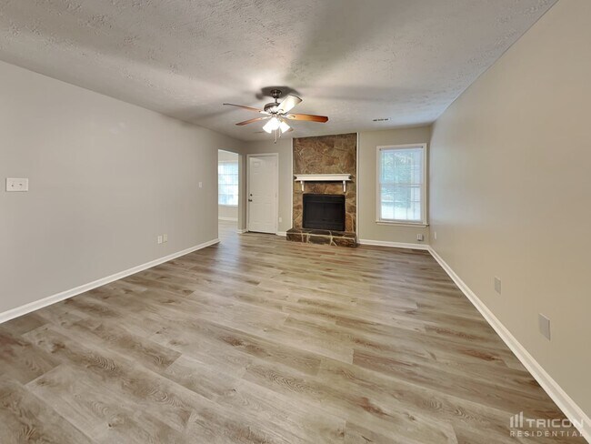 Photo - 40 Rosebud Ln House