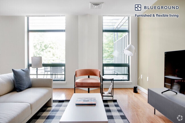 Building Photo - 632 Massachusetts Ave Rental