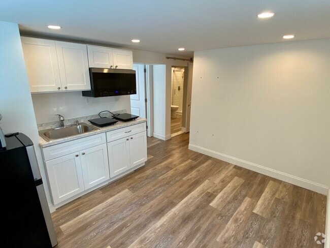 Building Photo - 52 S Border Rd Unit A Rental