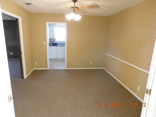 Photo - Spacious 4 bedroom 2 bath home in Camelot II