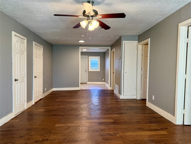 Photo - 4727 Eppes St