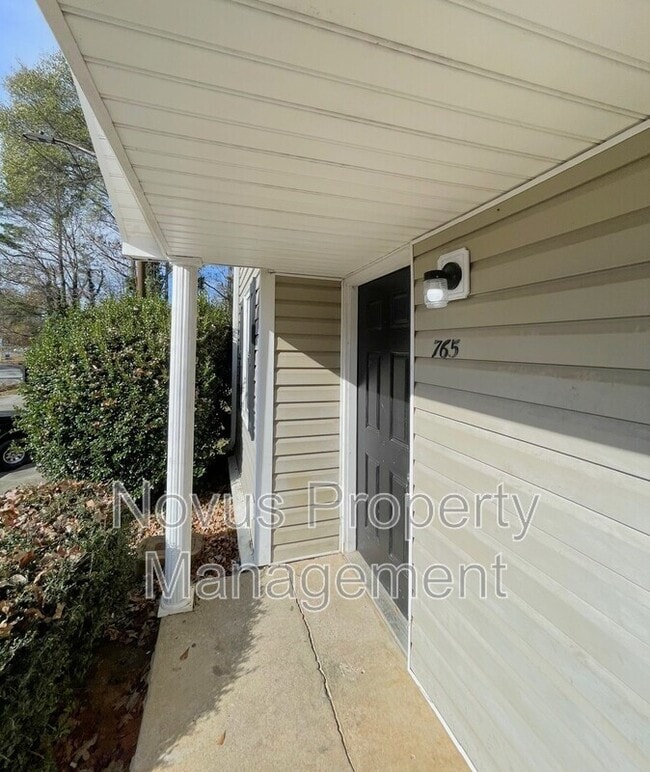 Photo - 765 South St