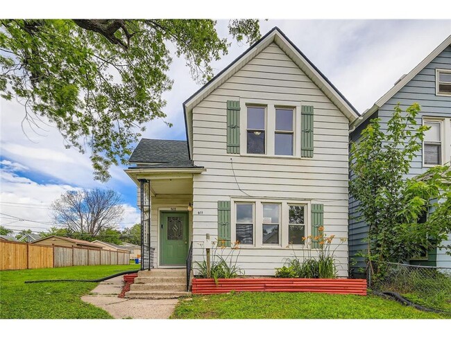 Building Photo - 911 Sims Ave